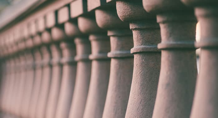 Vista de detalle de balaustrada de concreto - Barandales modernos