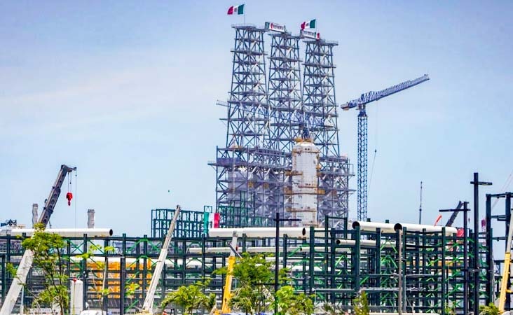 Plano general de la Refinería Olmeca de Dos Bocas en Paraíso, Tabasco, con las construcciones avanzadas