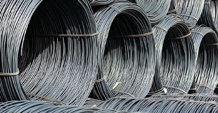 Rollos de alambrón apilados materiales útiles para elaborar estribos aceros de refuerzo