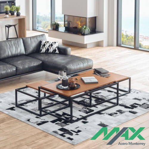 Mesas de centro de herrería con madera en el centro de una sala