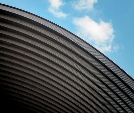 Arcotecho como techo de un espacio público.