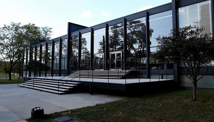 Ventanas en fachada del Crown Hall