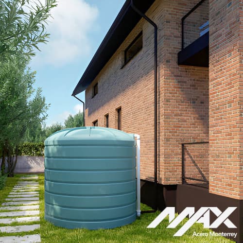 Cisterna Plástica instalada en el exterior de un inmueble