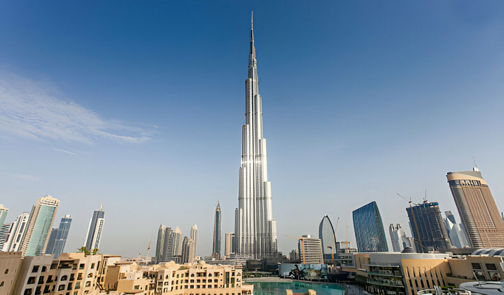 Construcciones modernas con acero Burj Khalifa en Dubái, construido con columnas de acero