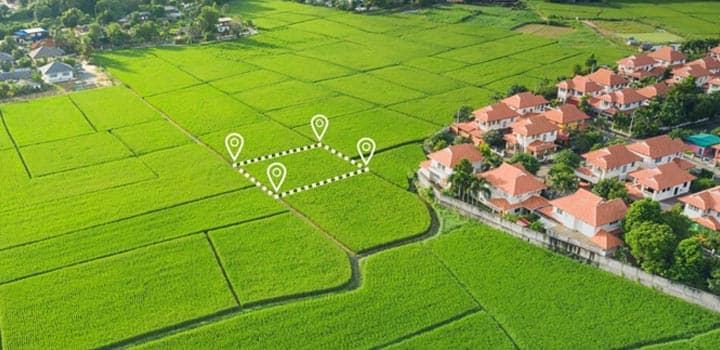 Vista panorámica a terrenos donde se delimita una propiedad