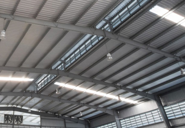 Glamet desde el interior de techo de bodega