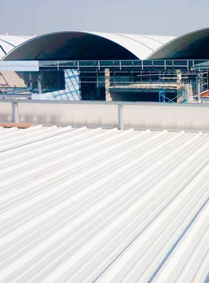 Instalación del panel aislante multytecho.