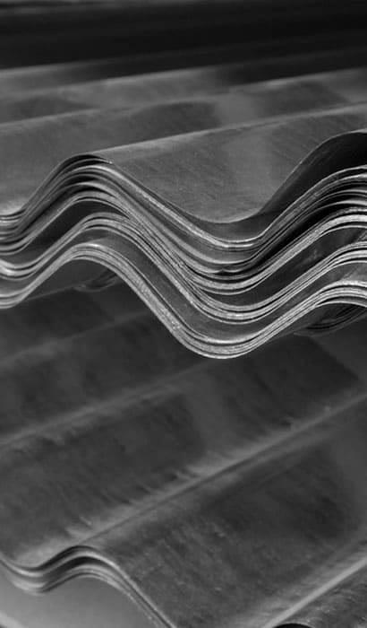 Láminas onduladas acomodadas una sobre otra.