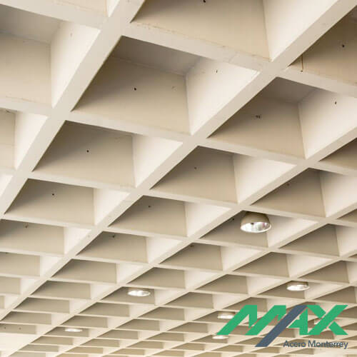 Vista al interior de una construcción con losa reticular