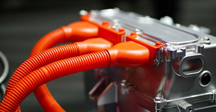 Conectores eléctricos con recubrimiento plástico fabricados con materiales aislantes de electricidad