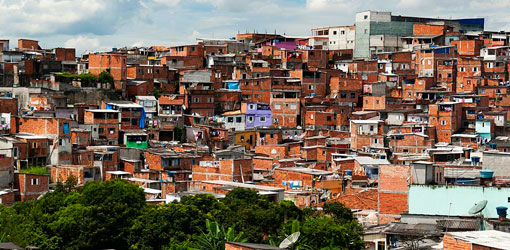 Toma aérea de del urbanismo en la ciudad de Sao Paolo, Brasil durante el día