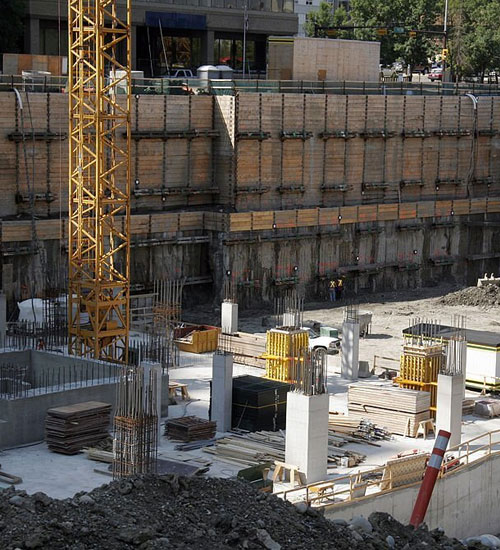 Construcción de una cimentación de cajón de grandes extensiones en medio de una ciudad