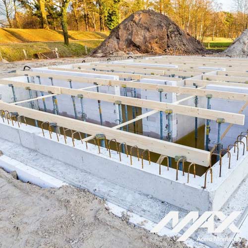Cimentacion de una casa terminada y lista para el siguiente paso en la construcción del inmueble