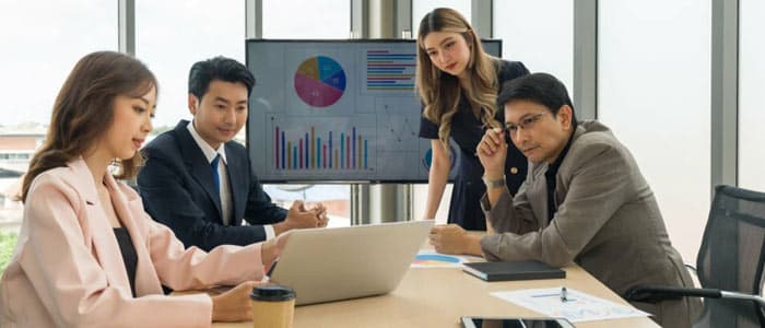 Jurado Llevando a cabo análisis de propuestas - que es una licitación