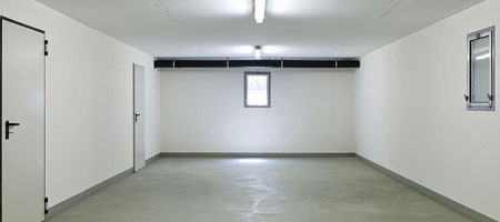 Habitación con revestimiento para paredes Glasliner de color blanco