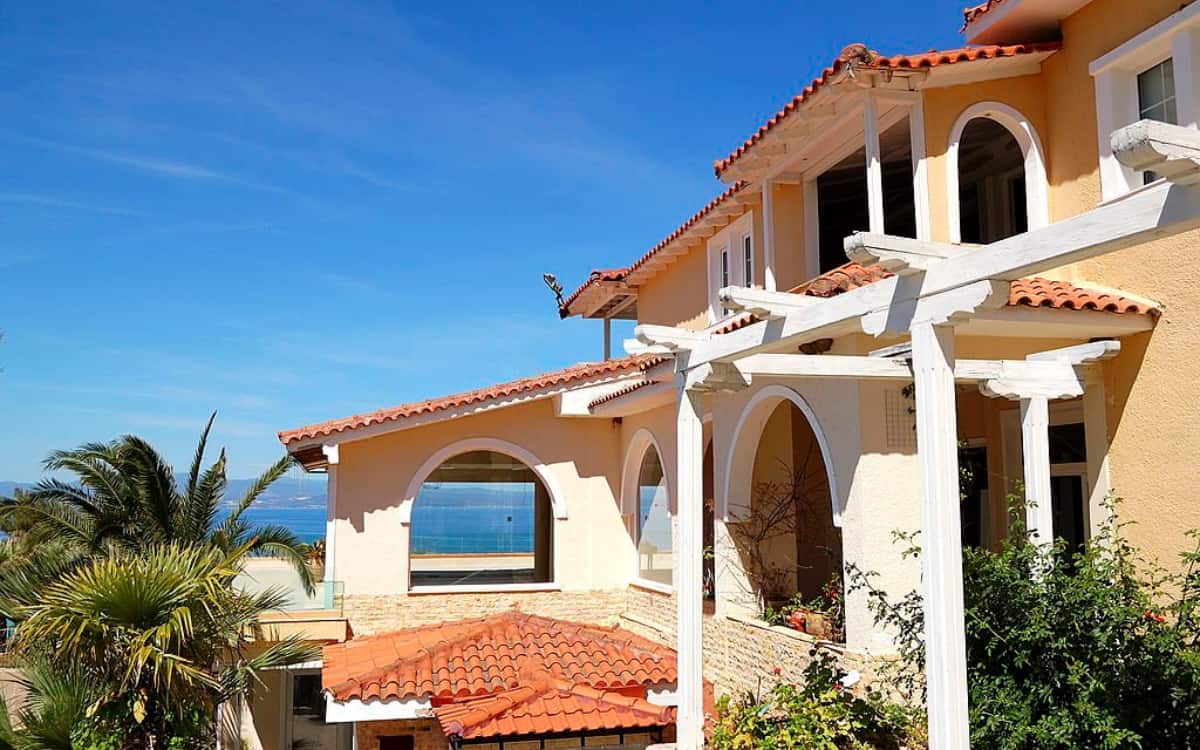 Techos para terrazas de teja de barro: estilo mediterráneo que aporta elegancia al hogar