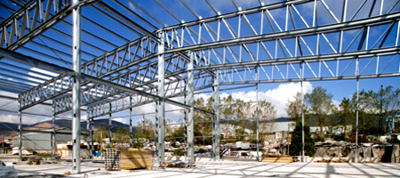 Uso de largueros en obra en construcción