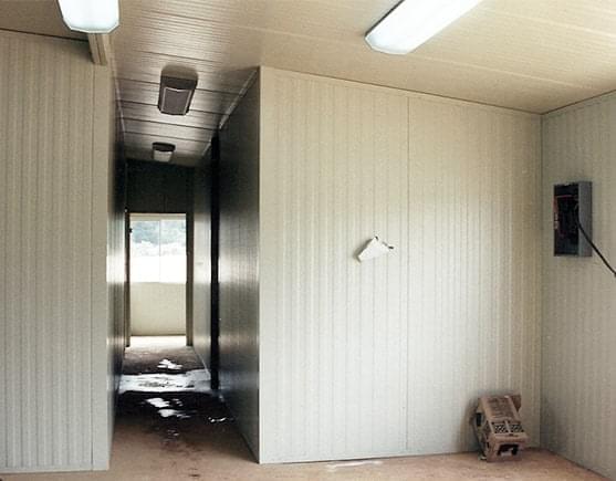 Cuarto fabricado con paneles aislantes